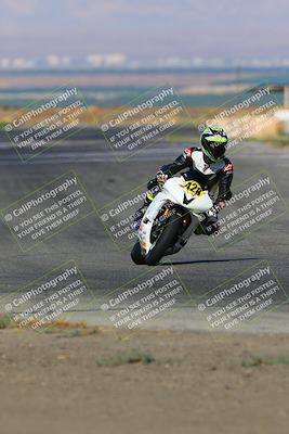 media/Aug-13-2023-CRA (Sun) [[1cfc37a6fb]]/Race 3 600 Superbike/Race/